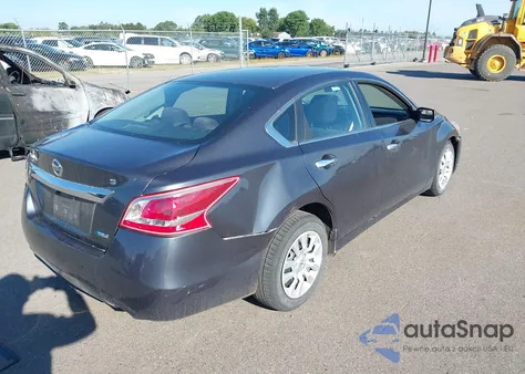 2013 Nissan Altima 2.5 S z USA, uszkodzony, nr VIN 1N4AL3AP6DC193323